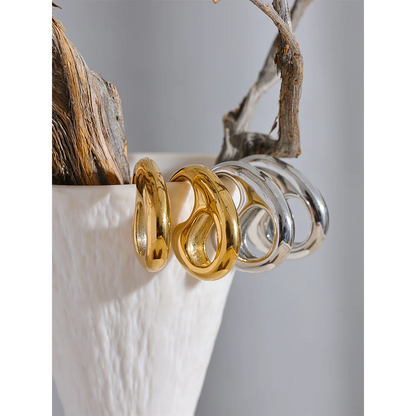 Minimalist gold earrings