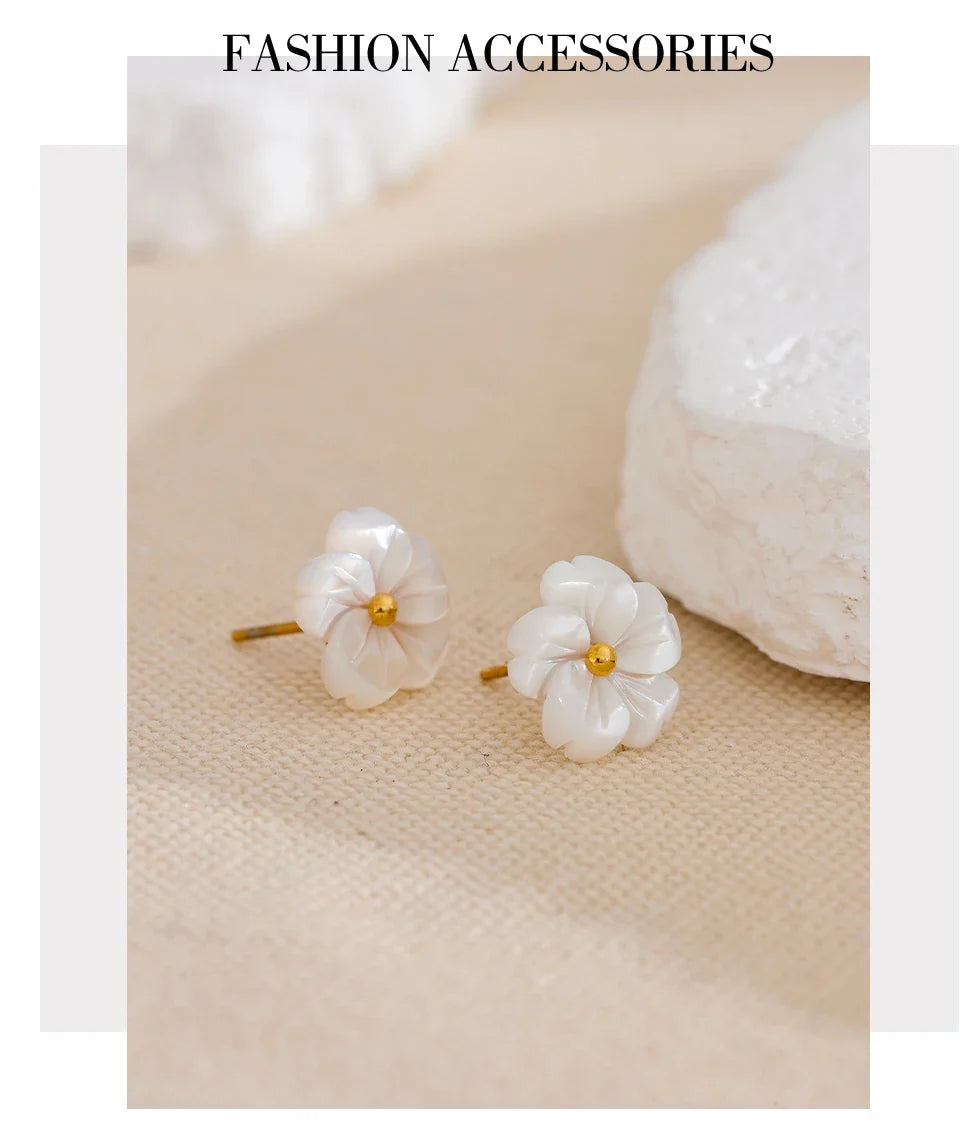 Flower Earrings White