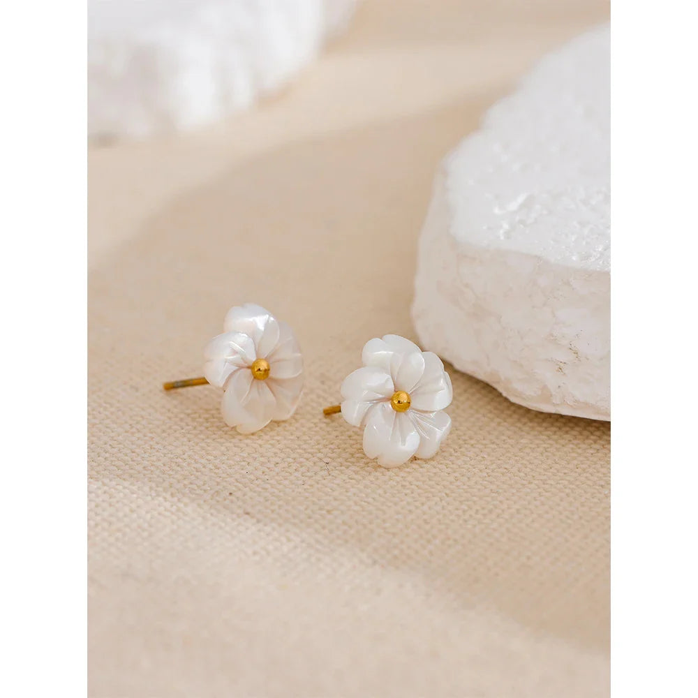 Flower Earrings White