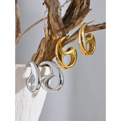 Minimalist gold earrings