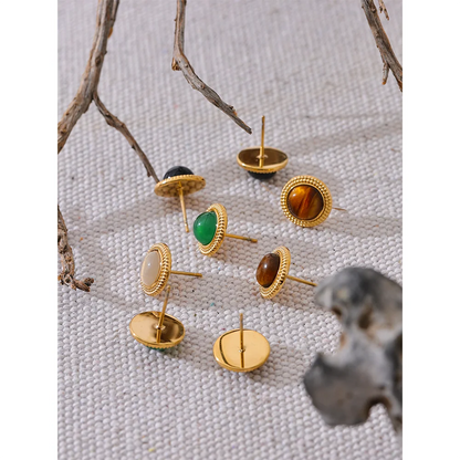 Stud earrings stone