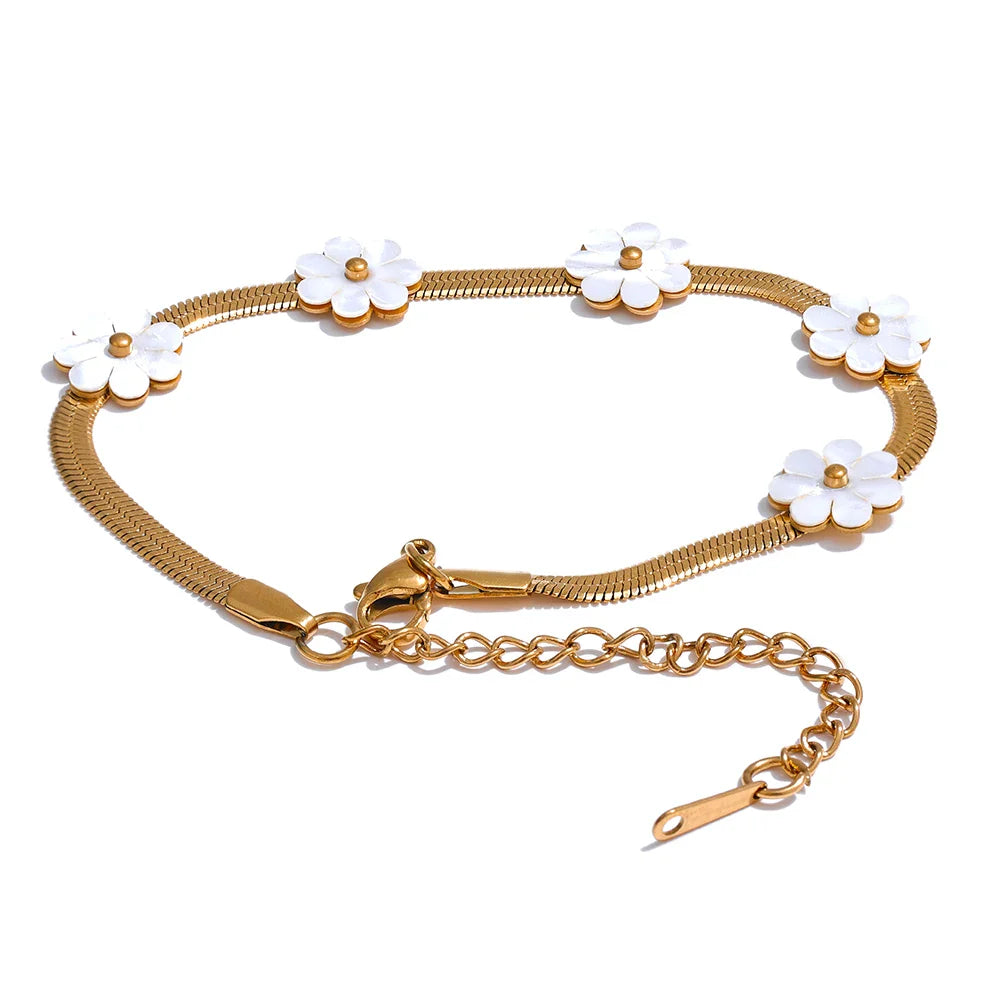 White Flower Necklace