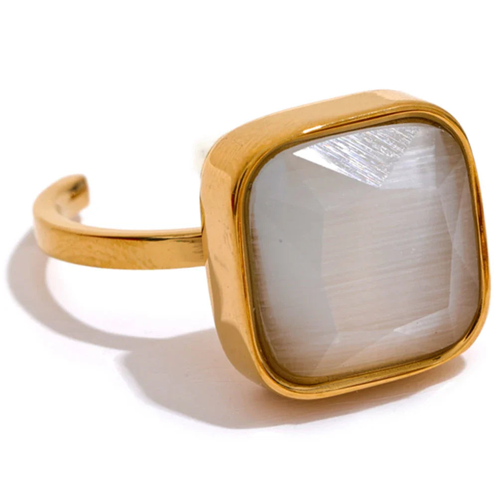 Cats eye stone ring