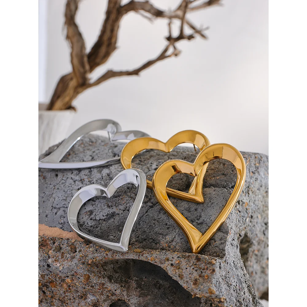 Gold Stud Earrings Heart