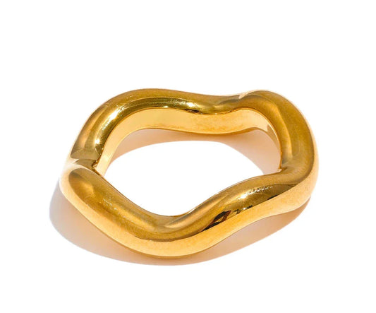 Gold twist ring