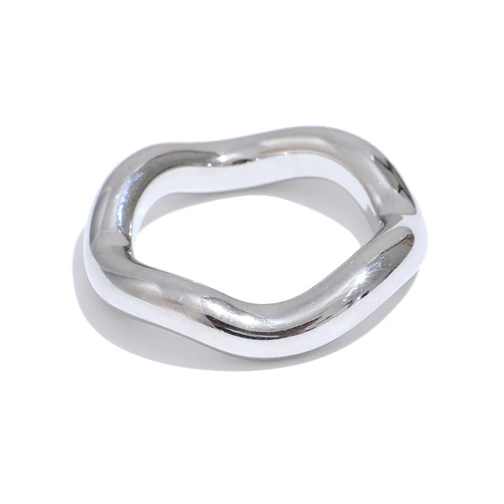 Gold twist ring