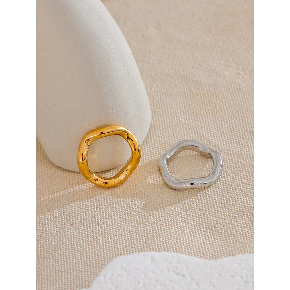 Gold twist ring