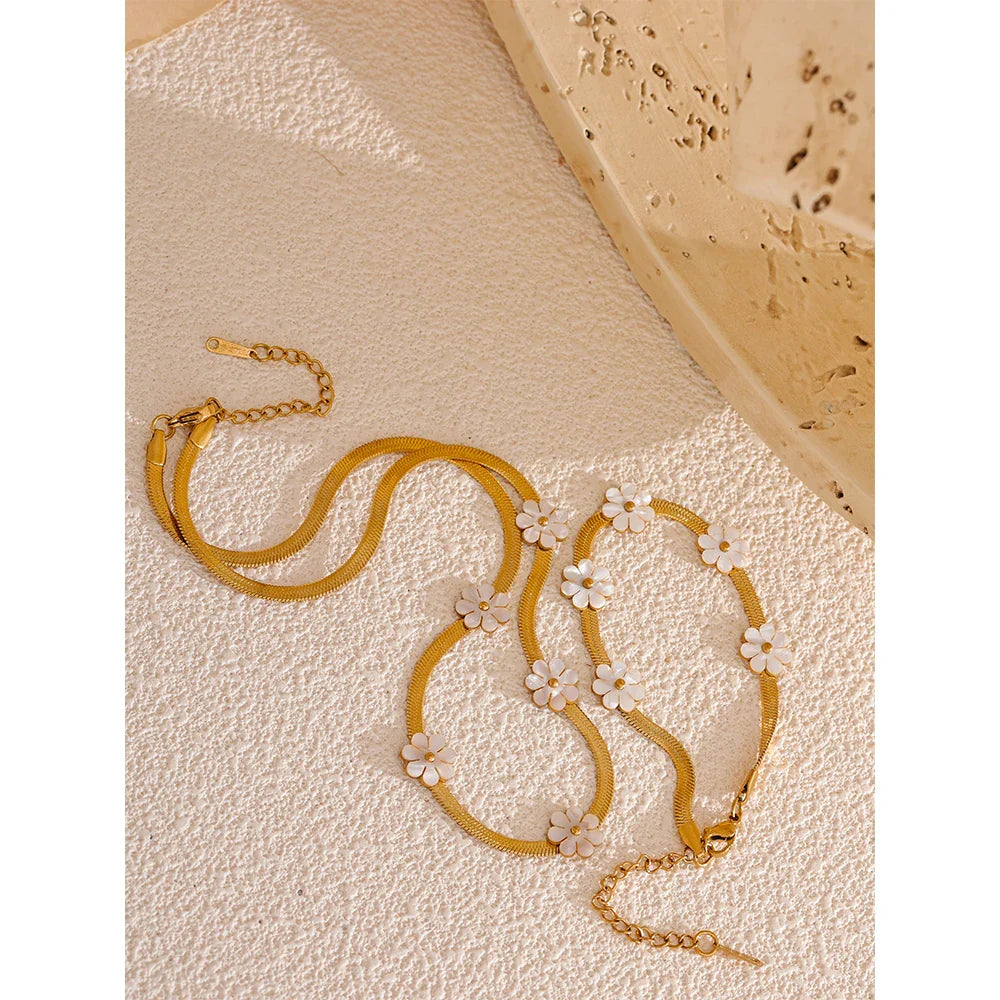 White Flower Necklace