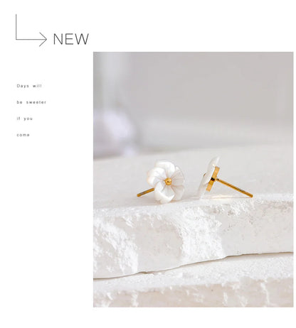 Flower Earrings White