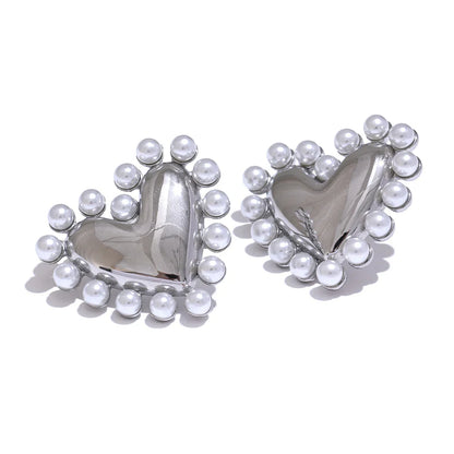 Heart pearl earrings