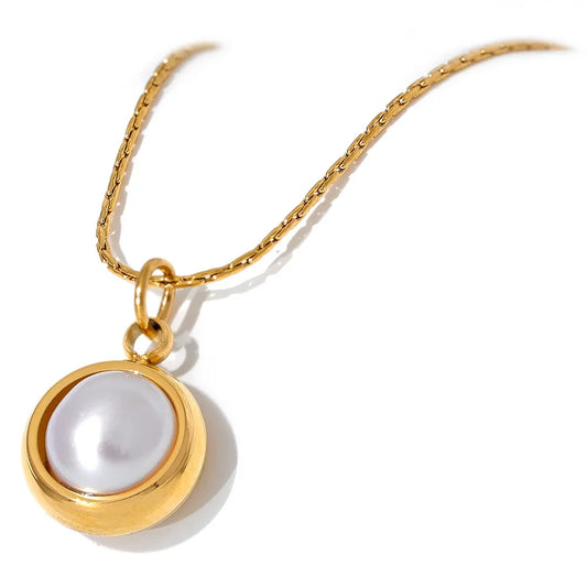 Pearl Pendant Necklace Gold