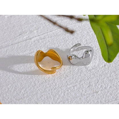 Twisted wedding rings
