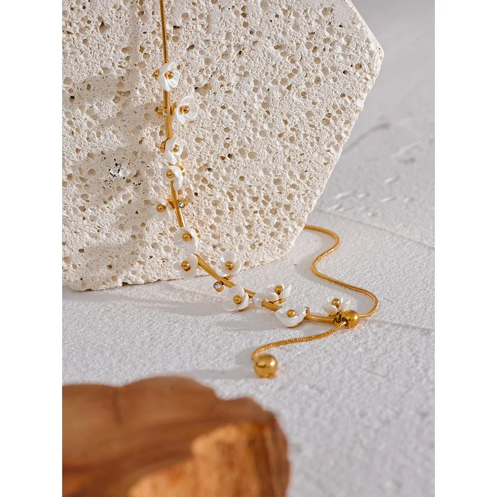 Mother of Pearl Flower Necklace