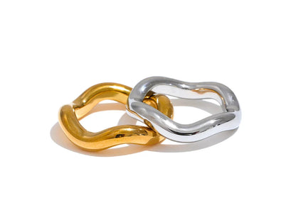 Gold twist ring