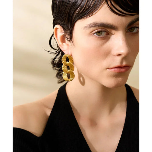 Gold geometric earrings