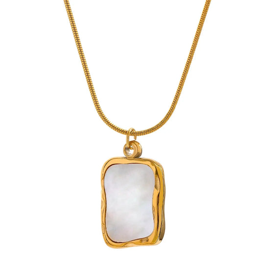 Shell Pendant Necklace