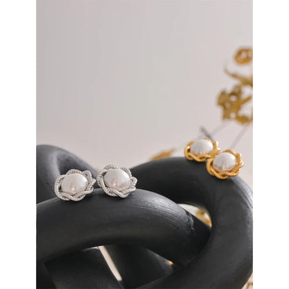 Stud With Pearl