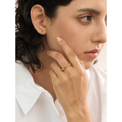 Gold twist ring