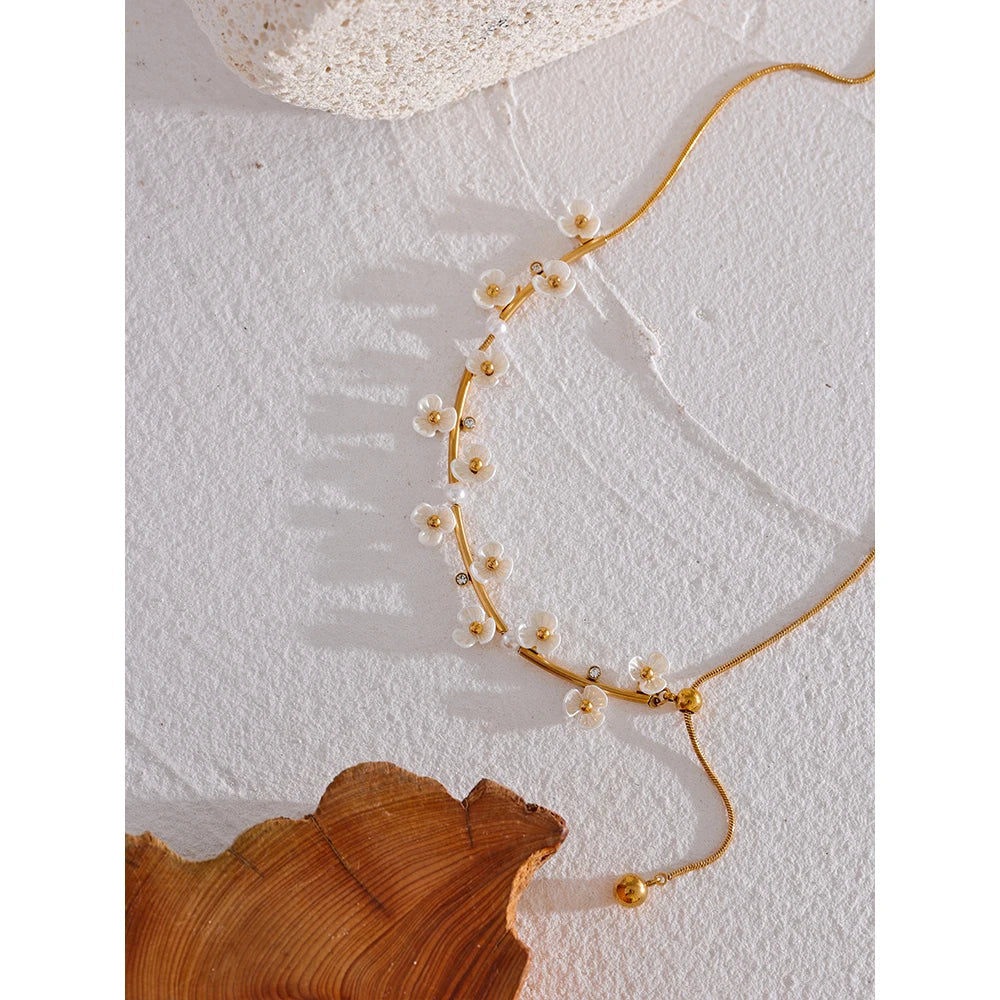 Mother of Pearl Flower Necklace