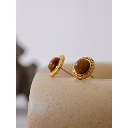 Stud earrings stone