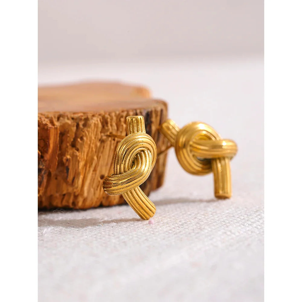Knot stud earrings