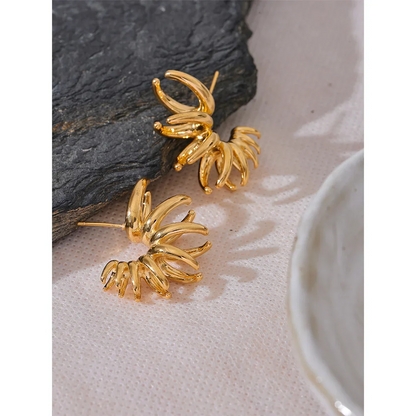 Geometric earrings gold