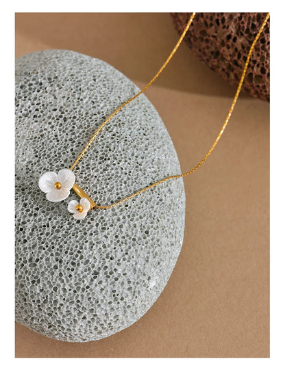 Acrylic Flower Pendant Necklace